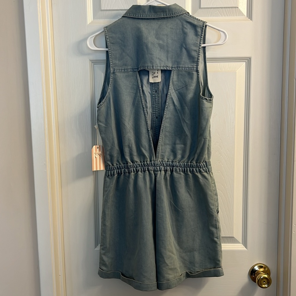 NWT FOREVER 21 denim romper w/pockets - Picture 2 of 9